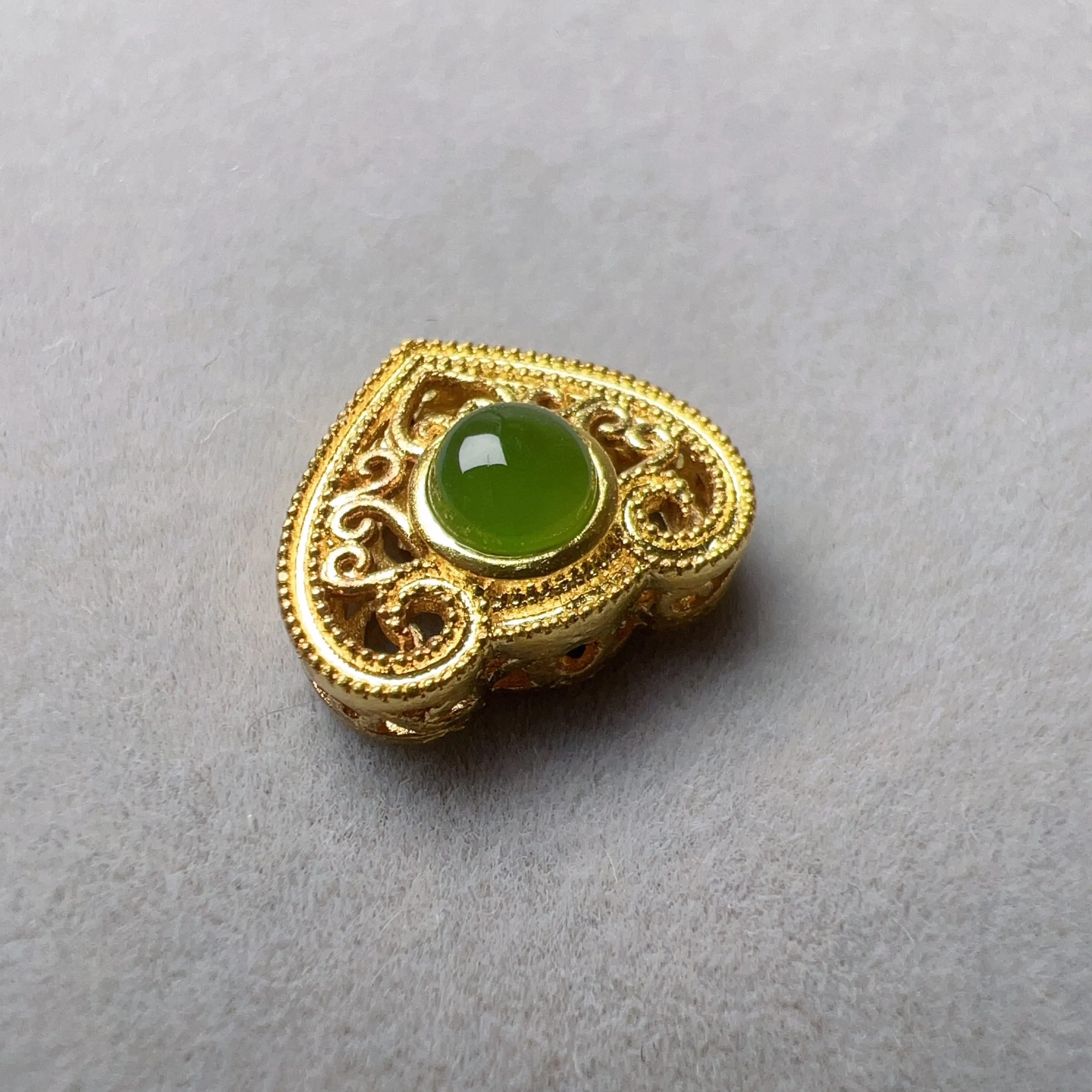 18K Yellow Gold with Green Nephrite Setting Heart Shape Bead Charms for DIY Jewelry Projects