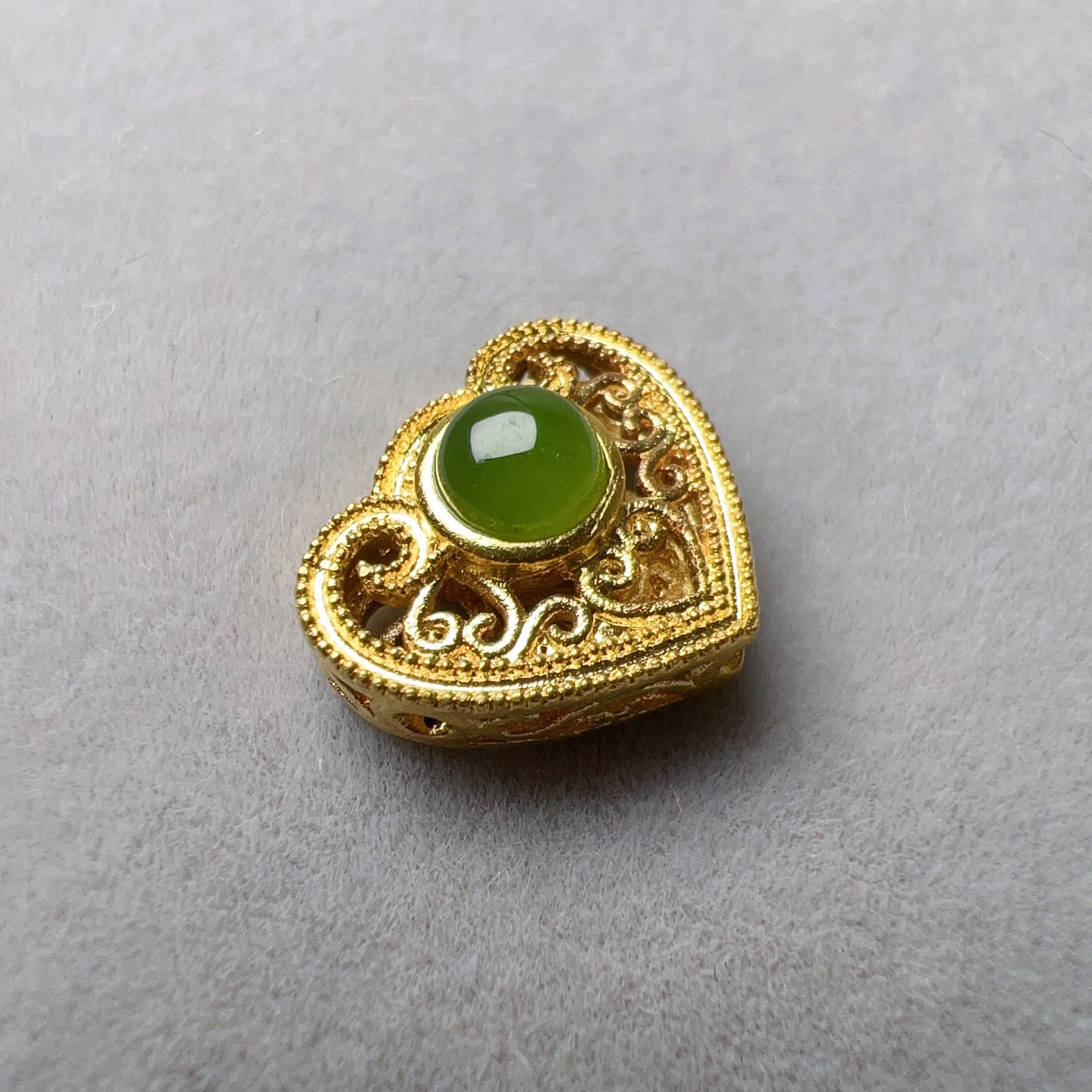 18K Yellow Gold with Green Nephrite Setting Heart Shape Bead Charms for DIY Jewelry Projects