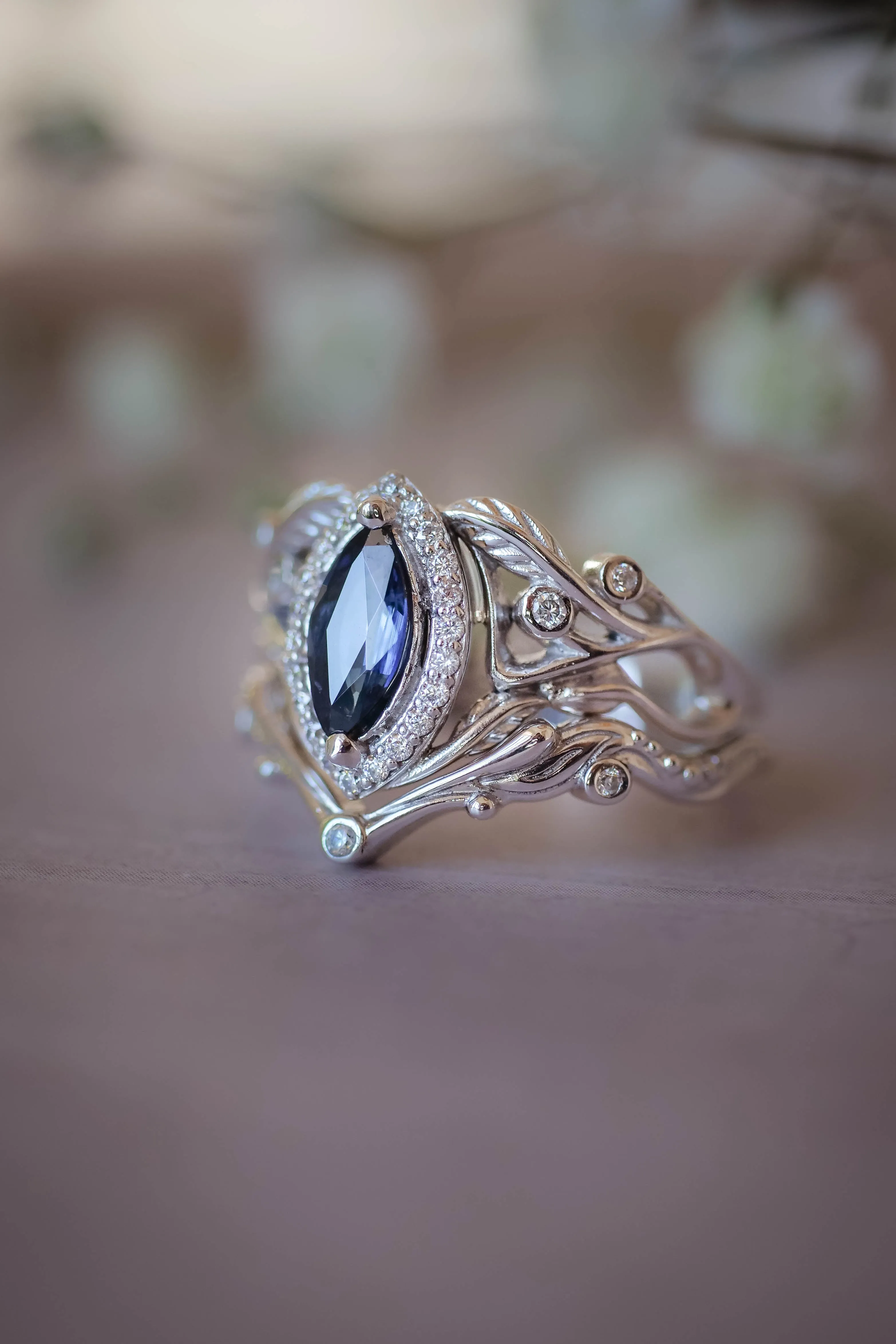 Art nouveau bridal ring set with natural sapphire and diamond halo / Callisto