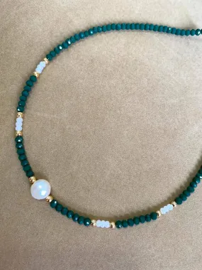 Crystal green Choker with pearl