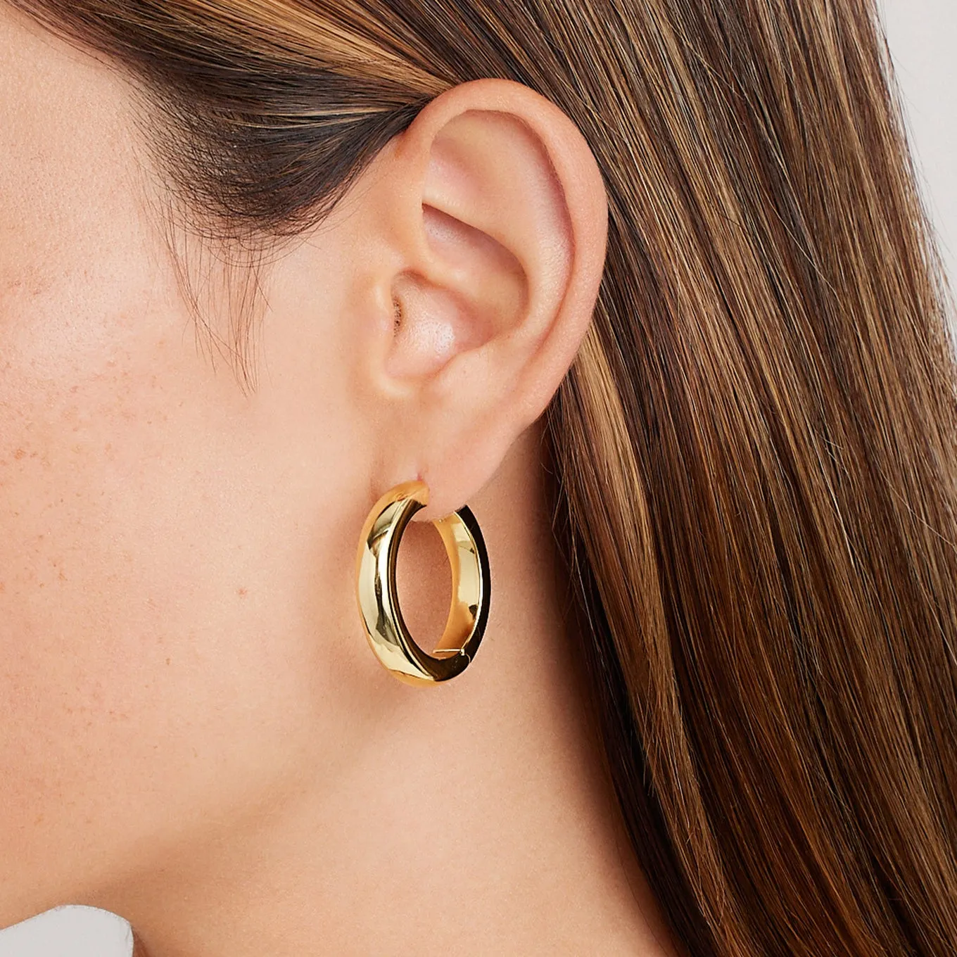 Gorjana Shawn Statement Hoops (gold)