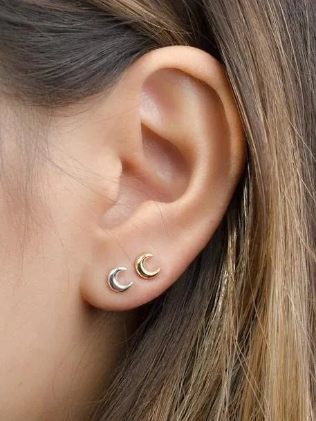 Moopha Stud Earrings