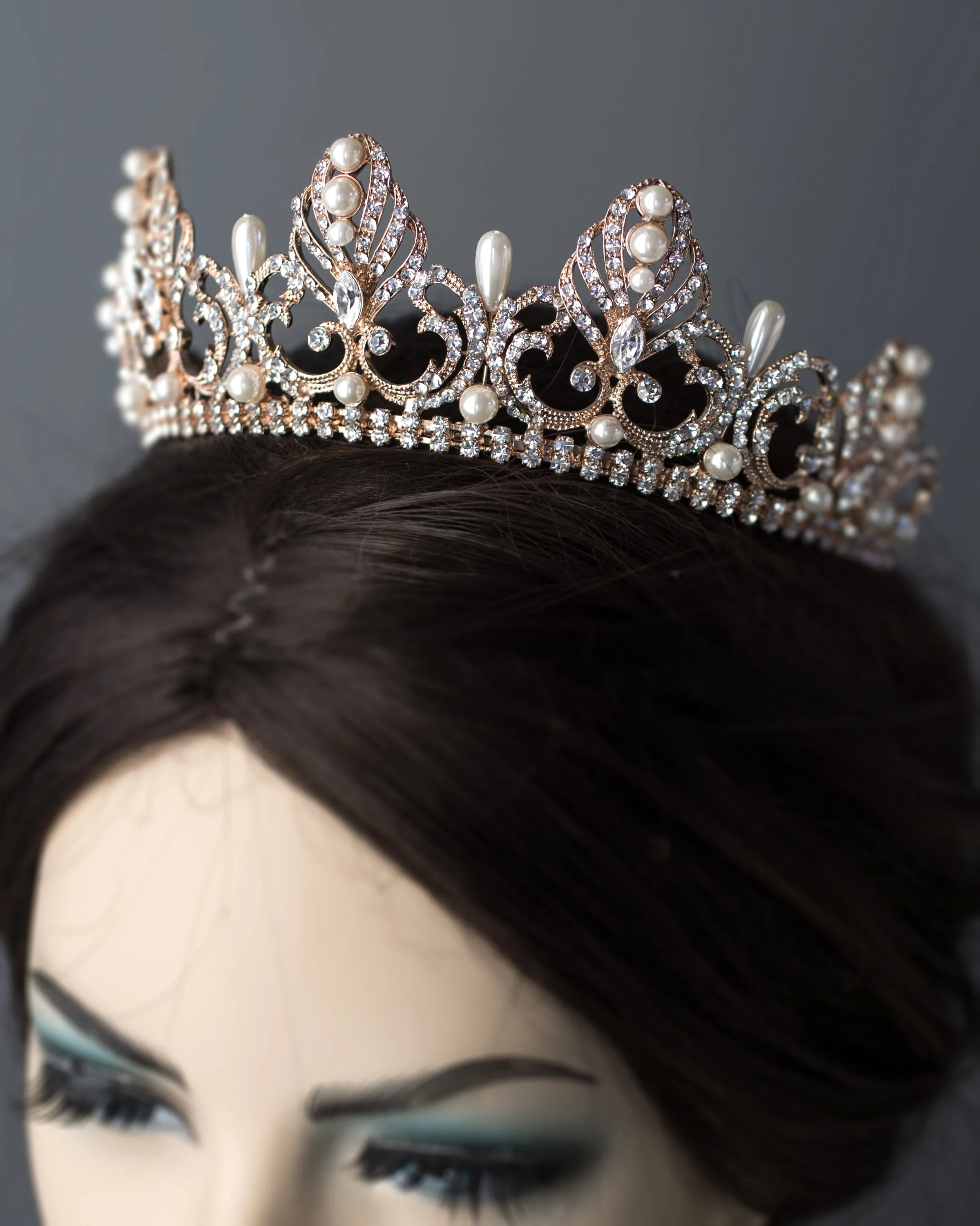 Regal Tiara of Tiara Drop Pearls