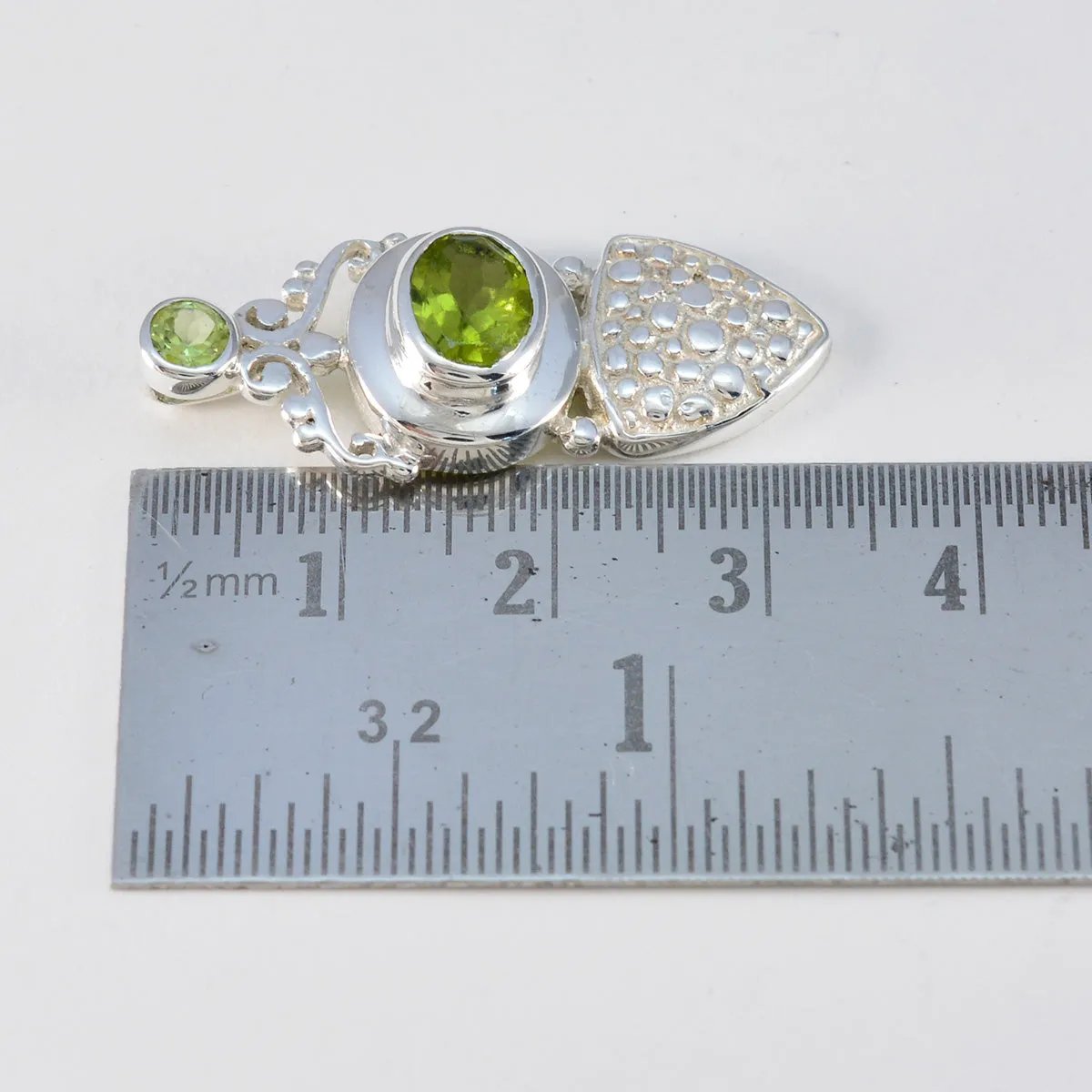 Riyo Attractive Gemstone Multi Faceted Green Peridot Sterling Silver Pendant Gift For Christmas