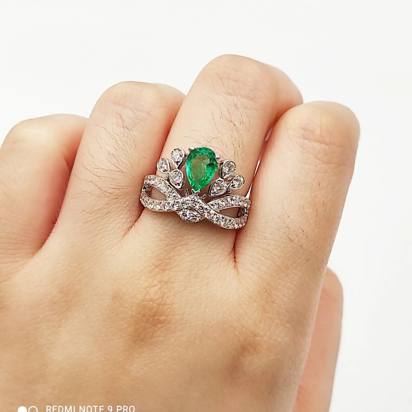 Tiara Crown Ring with Green Emerald and Diamonds 18K Gold